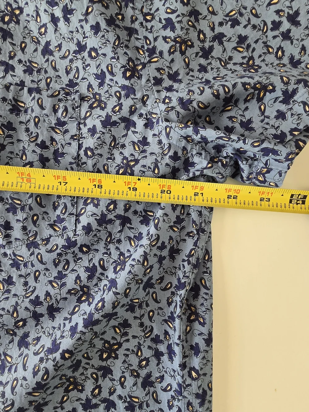 J. Crew Men’s Navy and Light Blue Floral Short-Sleeve Button-Down Shirt